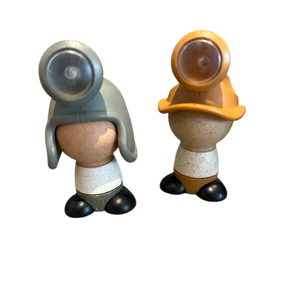 SPRIG Lot of Toys Blue Car Paraglider Skateboarder 6 Little People - Picture 8 of 10